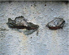 壁面の割れ・シーリング材の劣化・破断